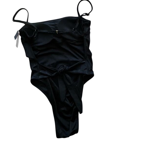 Victoria’s Secret High Leg Open Tie Back Swimsuit NWT - Picture 2 of 5